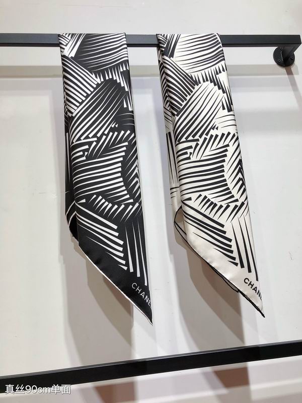 Chanel silk scarf 90X90cm E01